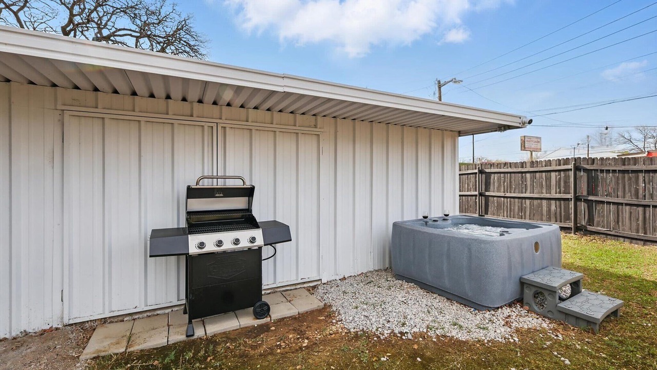 Photo of Outdoor in Haltom City