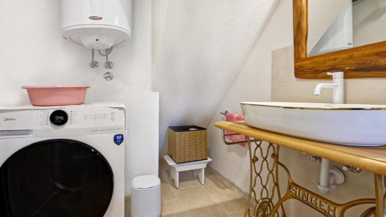 Photo of Bathroom in Grabri