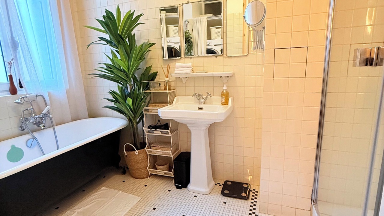 Photo of Bathroom in Neuilly-sur-Seine