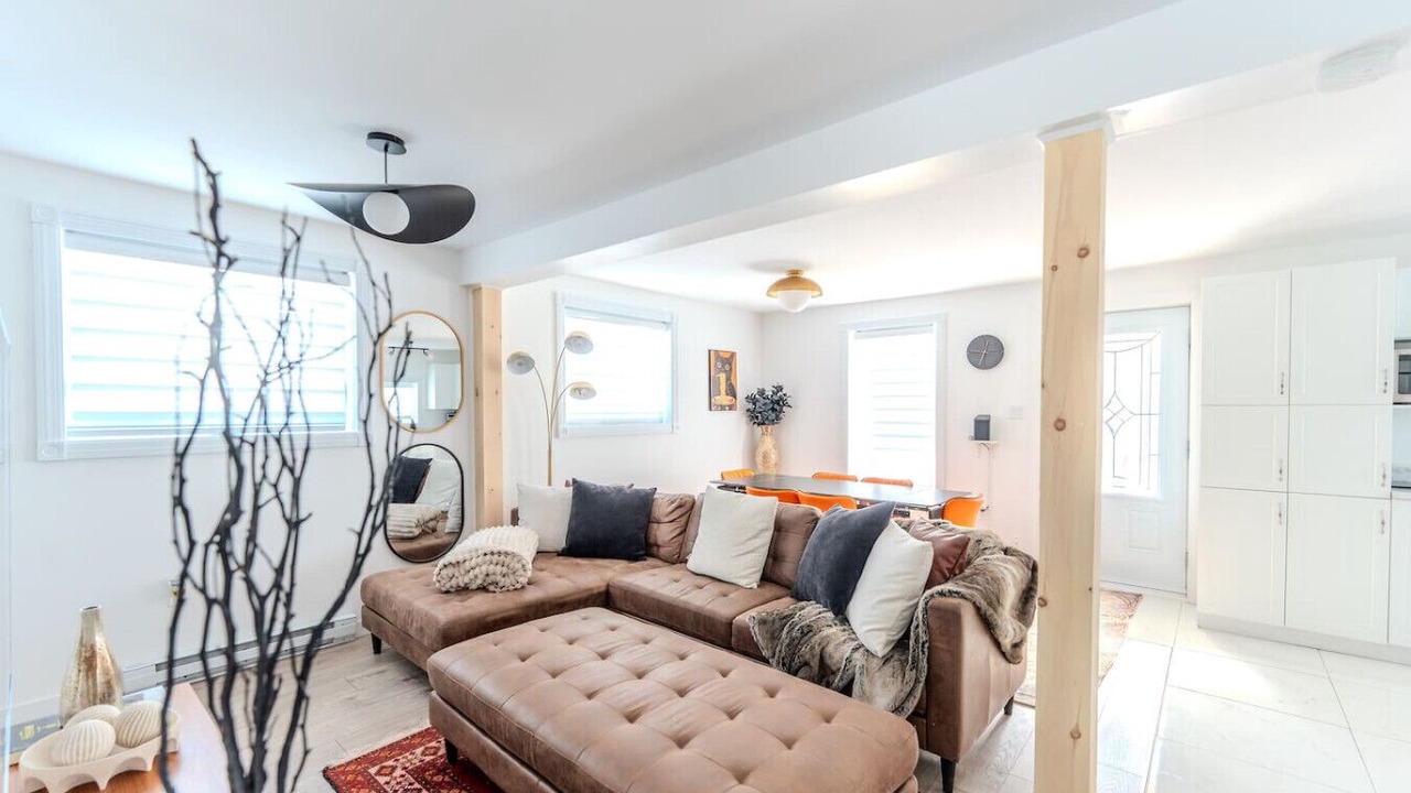 Photo of Livingroom in Jonquiere