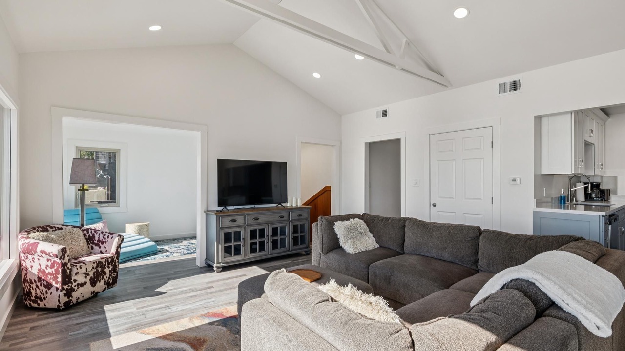 Photo of Livingroom in Point Richmond