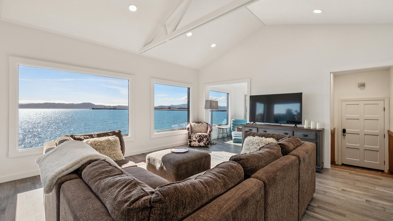 Photo of Livingroom in Point Richmond