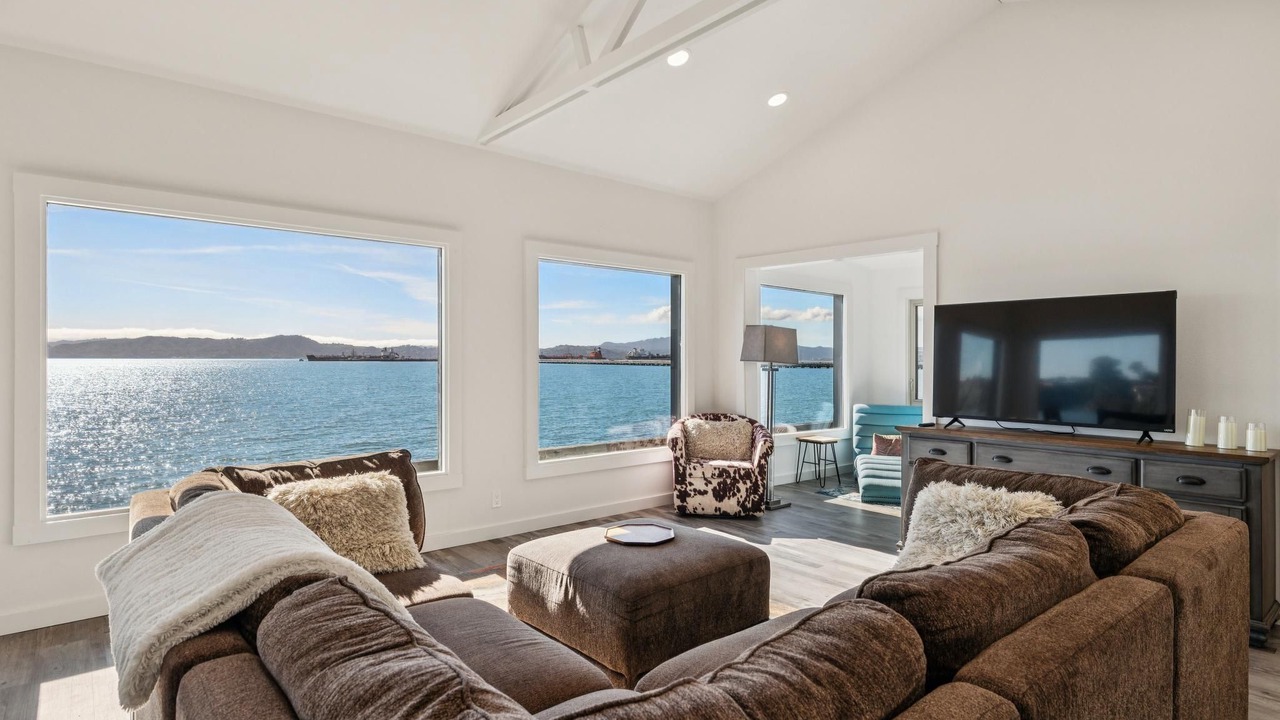 Photo of Livingroom in Point Richmond