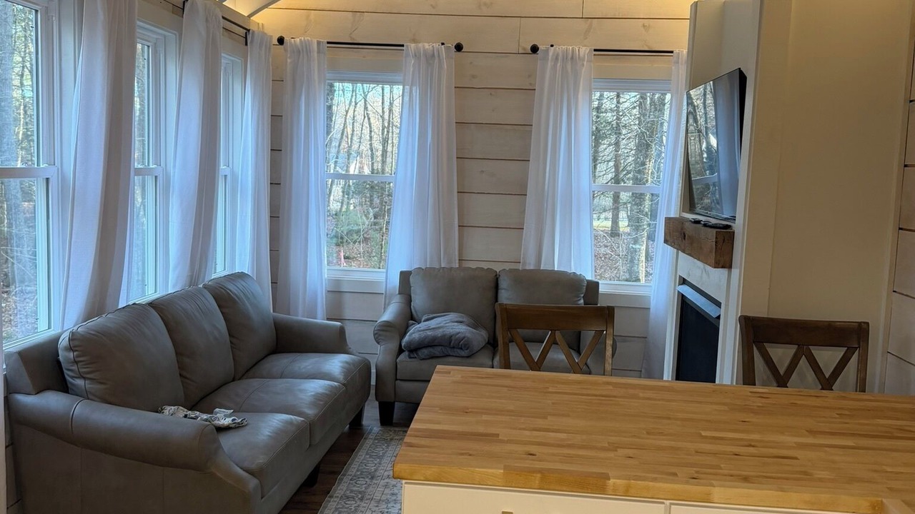 Photo of Livingroom in Tolland