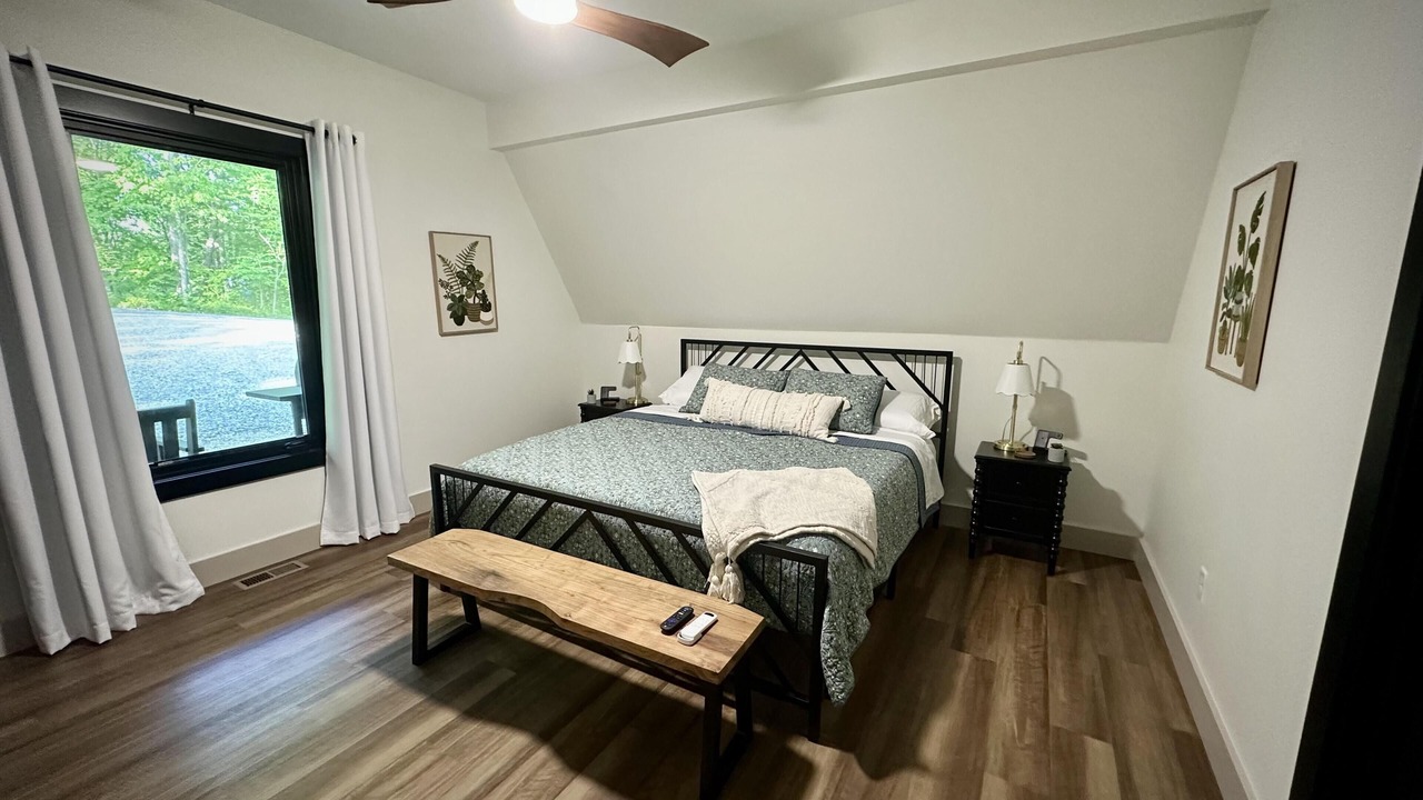 Photo of Bedroom in Gnaw Bone