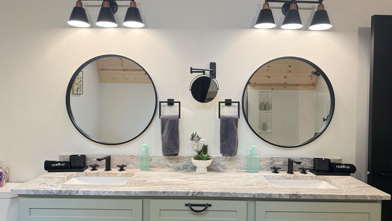 Photo of Bathroom in Gnaw Bone