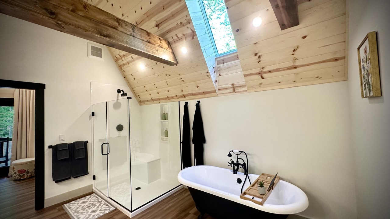 Photo of Bathroom in Gnaw Bone