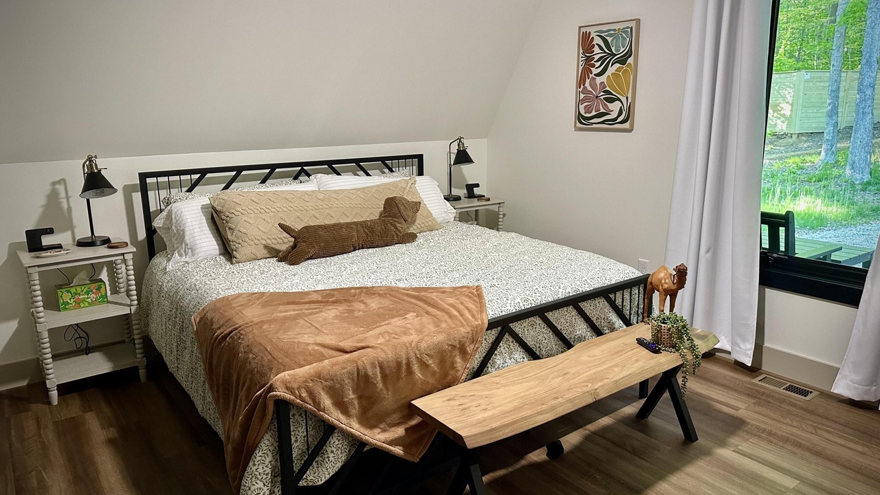 Photo of Bedroom in Gnaw Bone