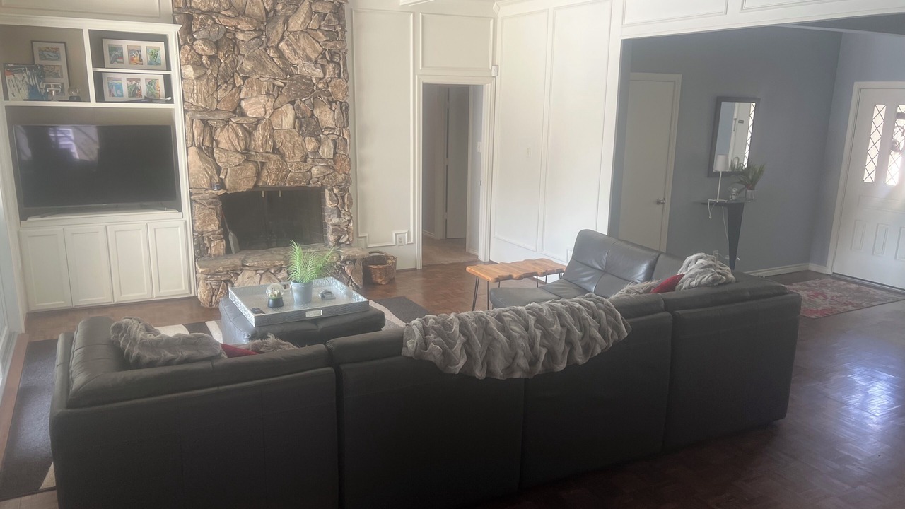 Photo of Livingroom in Far North Dallas