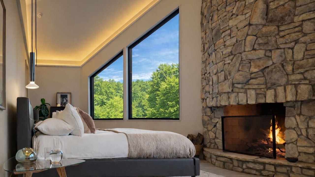 Photo of Bedroom in Hiawassee