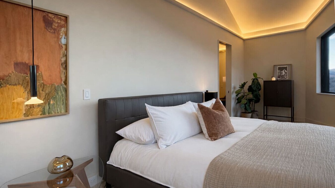 Photo of Bedroom in Hiawassee