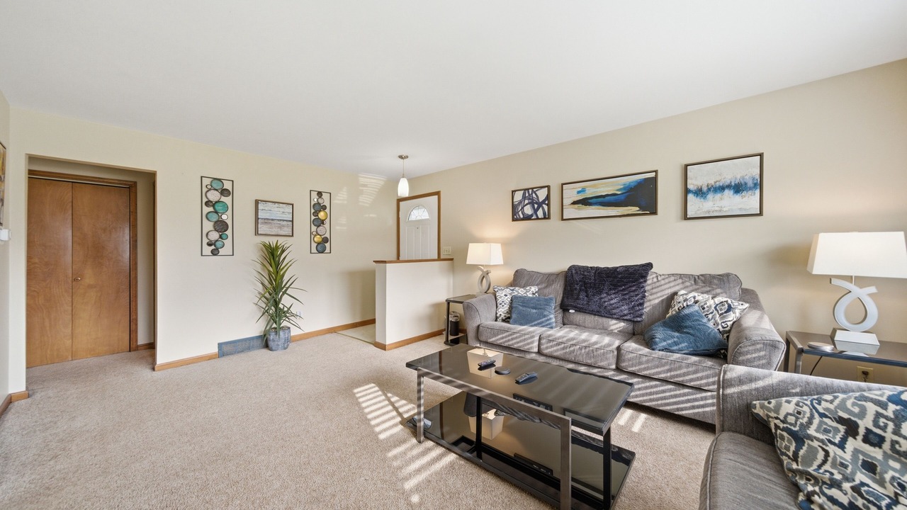 Photo of Livingroom in Aurora