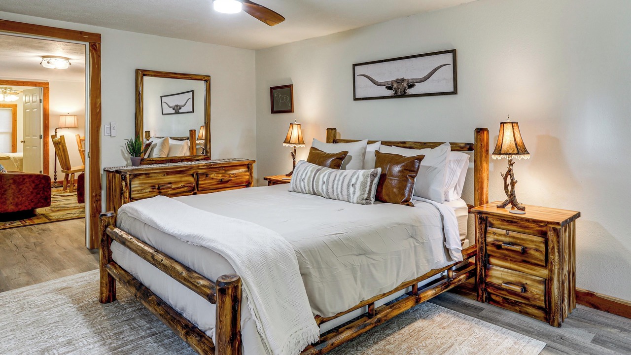 Photo of Bedroom in Mammoth Spring