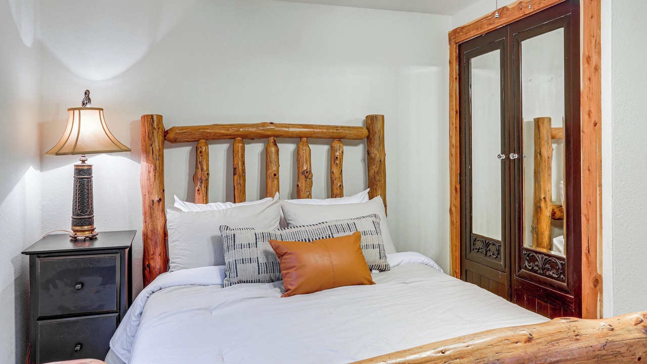 Photo of Bedroom in Mammoth Spring