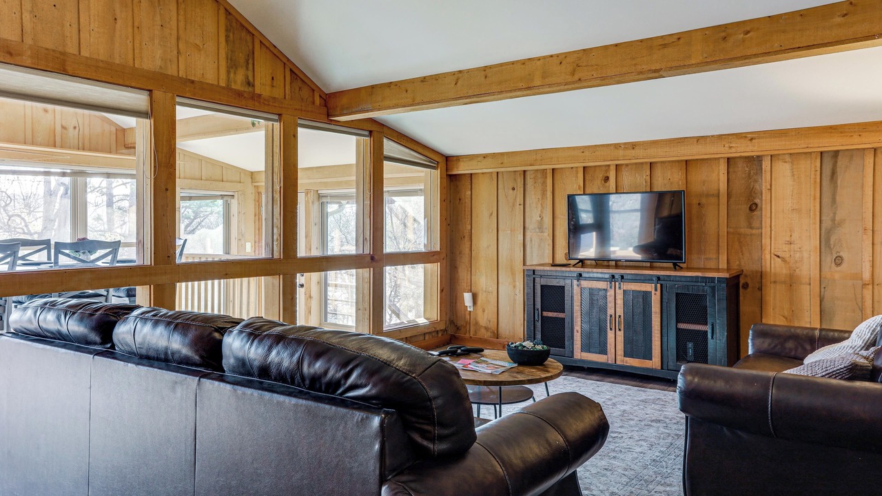Photo of Livingroom in Mammoth Spring