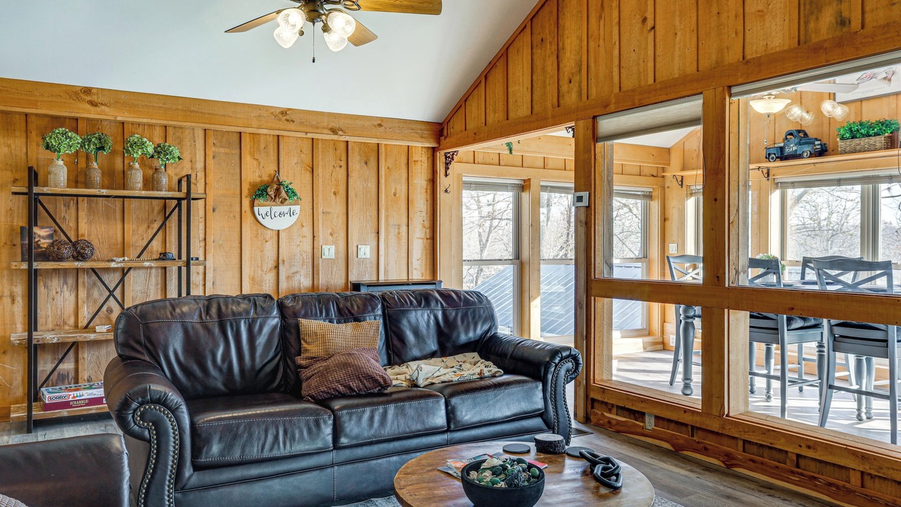Photo of Livingroom in Mammoth Spring