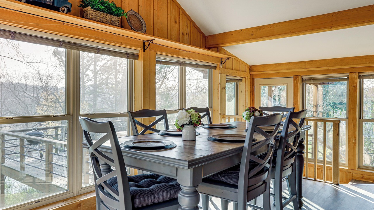 Photo of Livingroom in Mammoth Spring