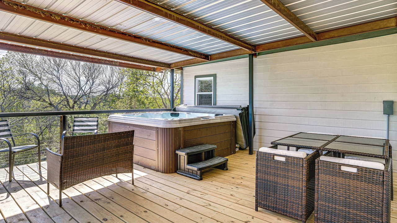 Photo of Patio Balcony in Hudson Oaks