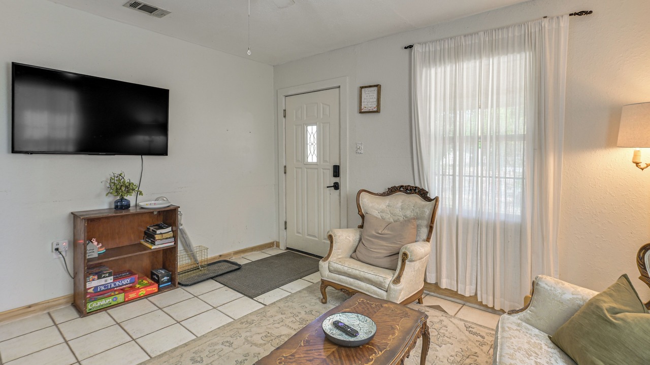 Photo of Bedroom in Crystal City
