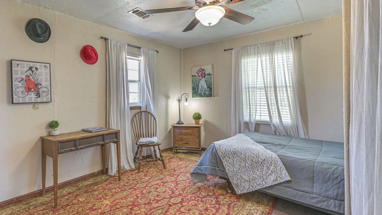 Photo of Bedroom in Crystal City