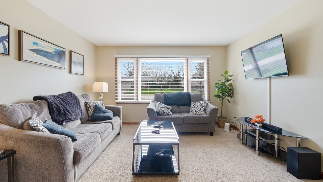 Photo of Livingroom in Aurora