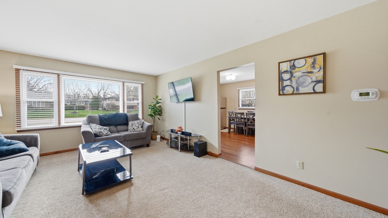 Photo of Livingroom in Aurora