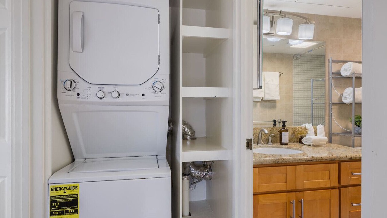 Photo of Bathroom in Downtown Honolulu