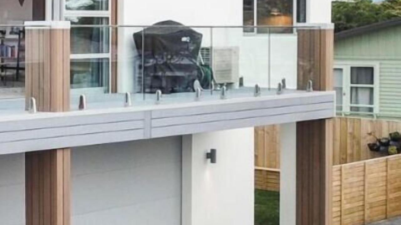 Photo of Others in Raglan