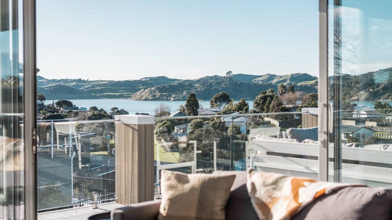 Photo of Others in Raglan