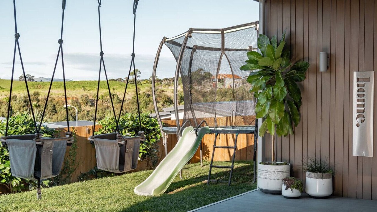 Photo of Others in Raglan