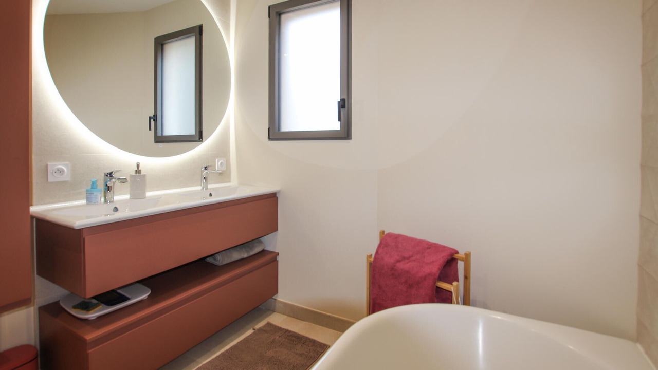 Photo of Bathroom in Bouc-Bel-Air