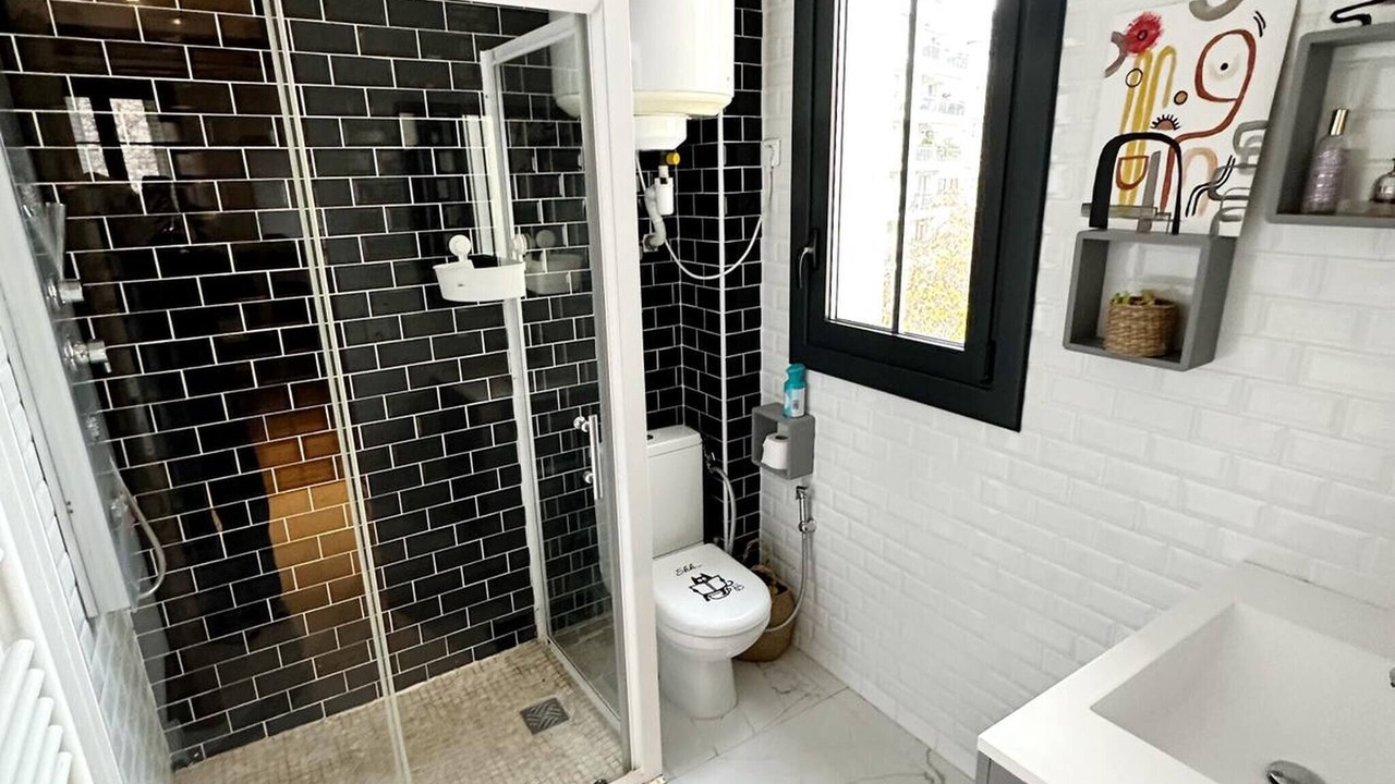 Photo of Bathroom in Puteaux