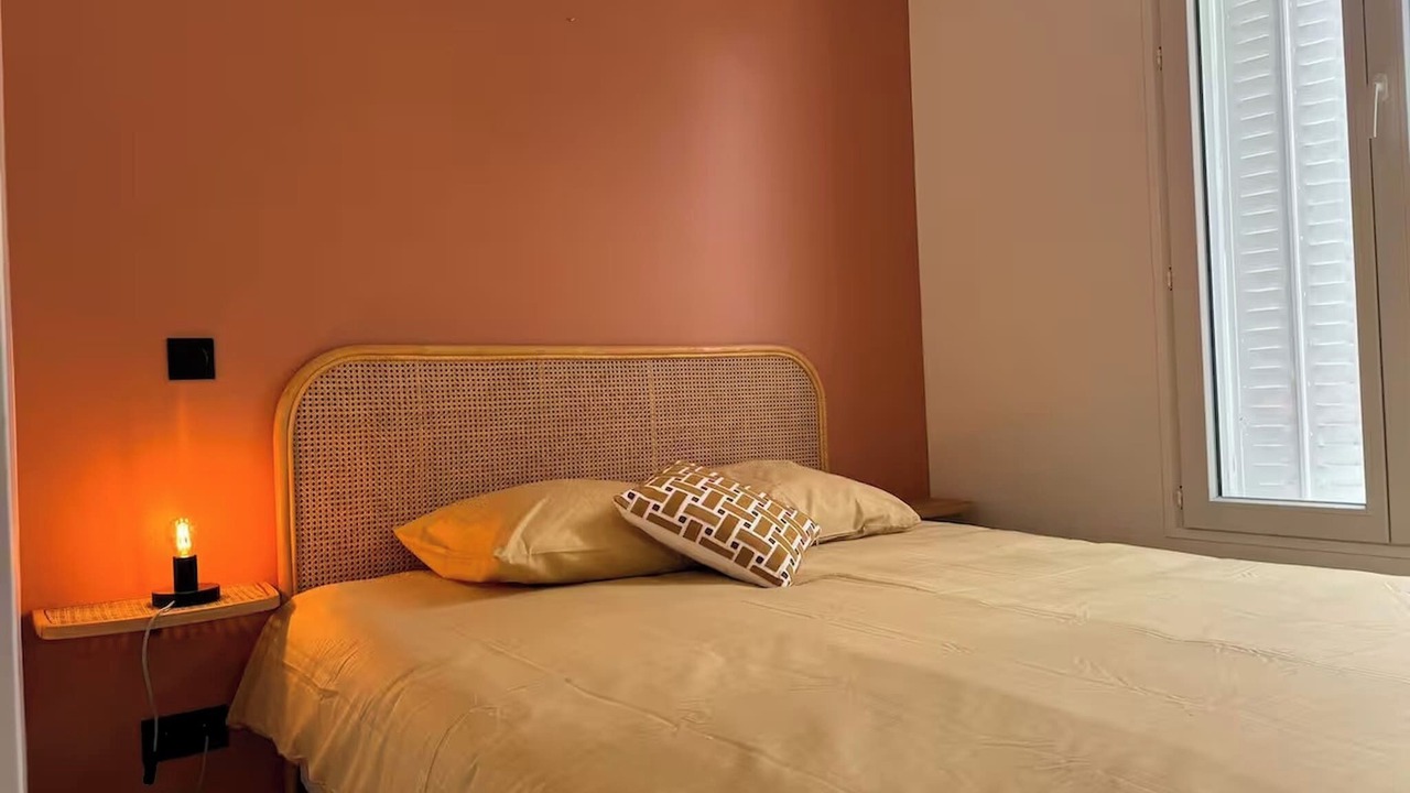 Photo of Bedroom in Republique–Point-du-Jour