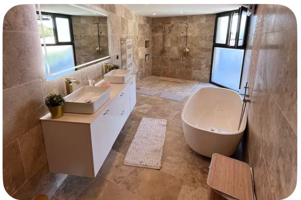 Photo of Bathroom in Piolenc