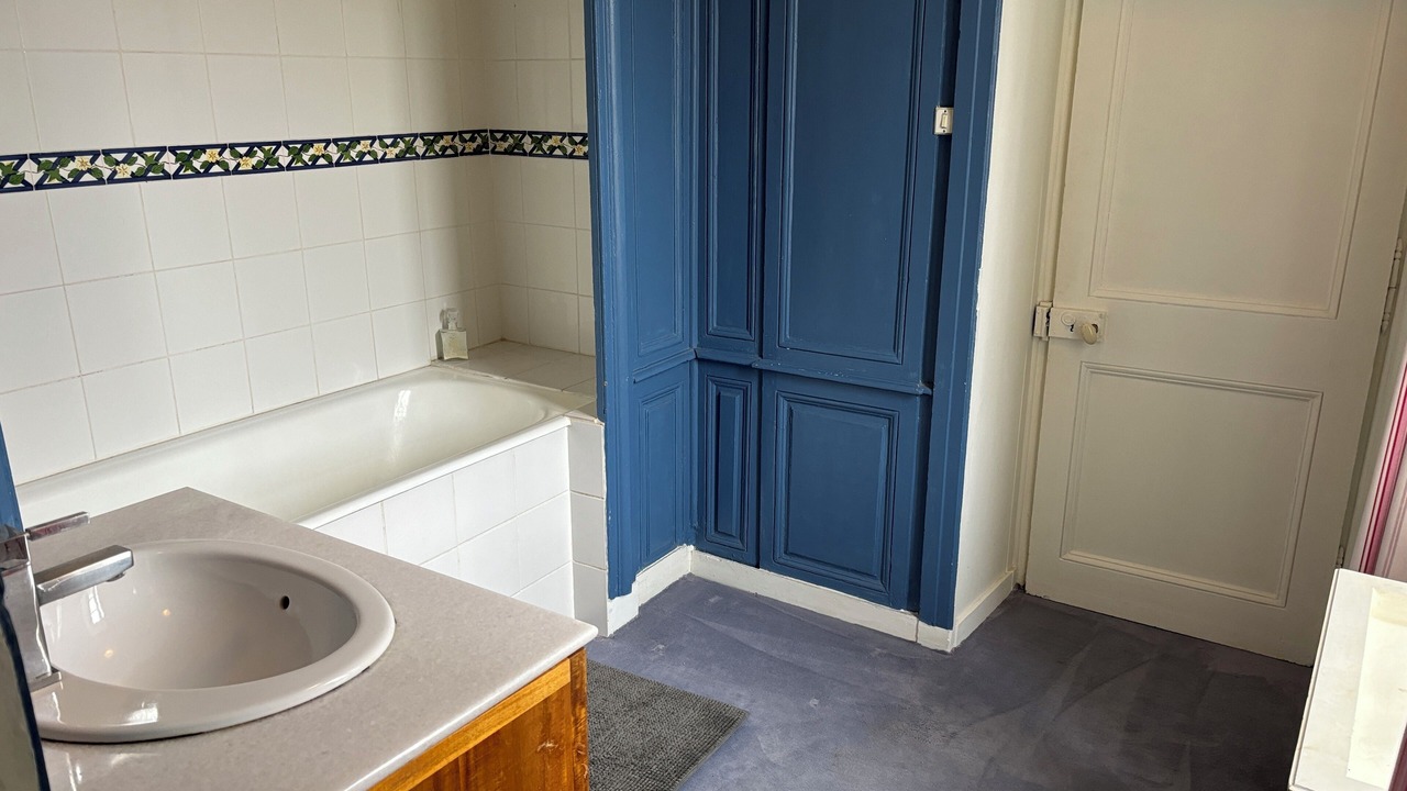 Photo of Bathroom in Equeurdreville-Hainneville