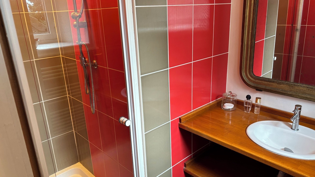 Photo of Bathroom in Equeurdreville-Hainneville