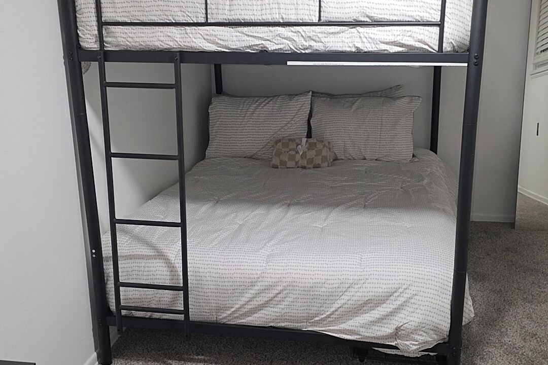 Photo of Bedroom in South Side