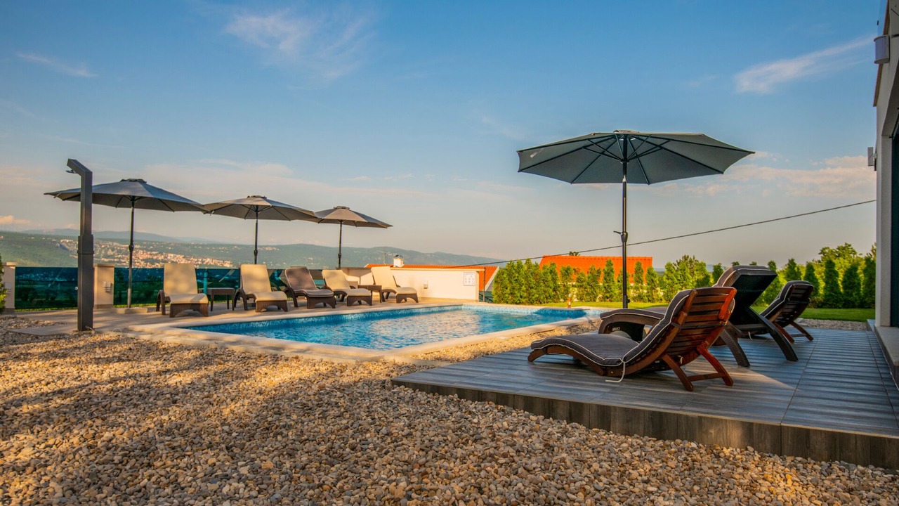 Photo of Outdoor in Grubine