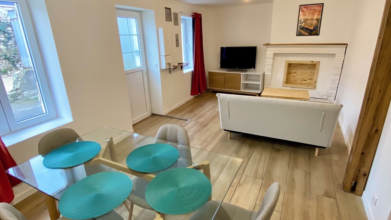 Photo of Others in Avaray