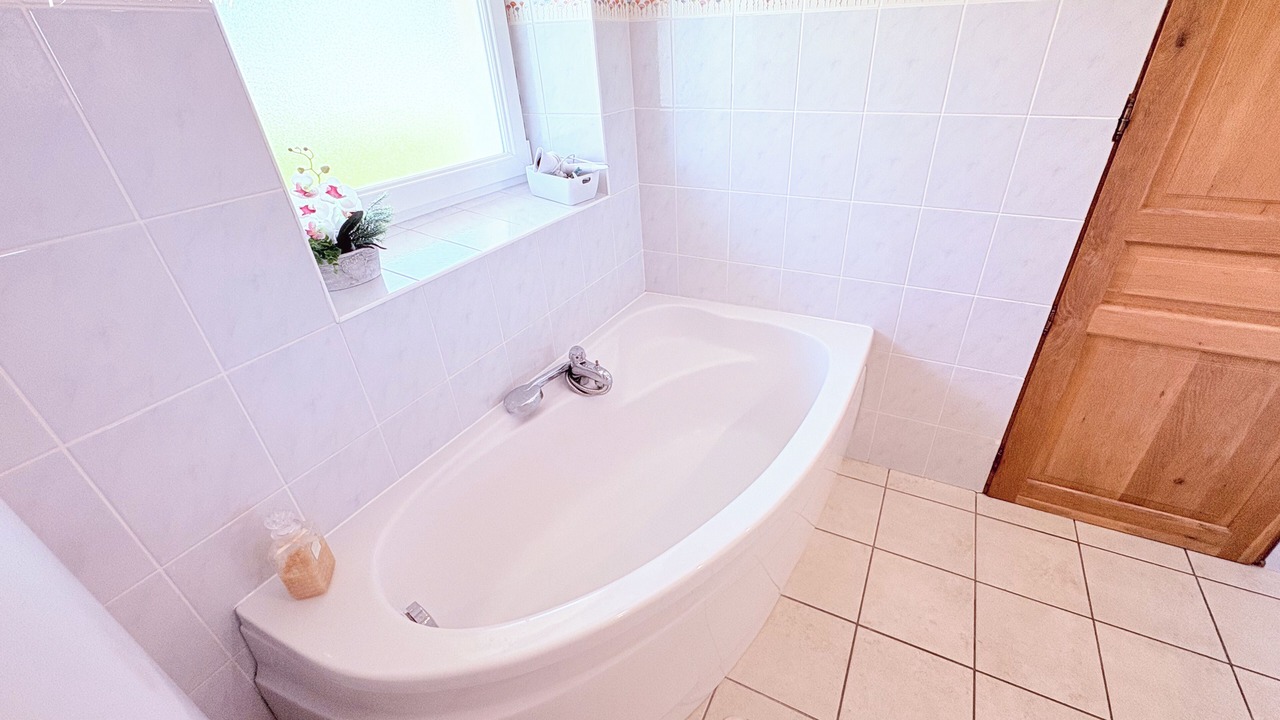 Photo of Bathroom in Cintheaux