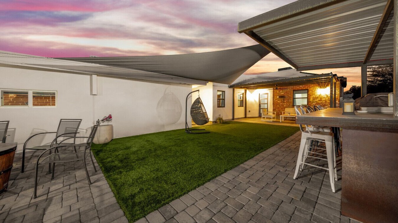 Photo of Outdoor in Sam Hughes