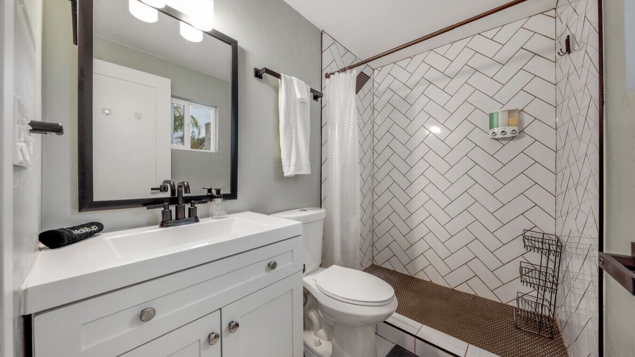 Photo of Bathroom in Sam Hughes