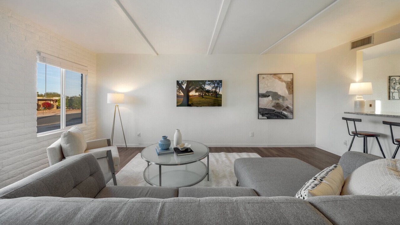 Photo of Bedroom in Groves Lincoln Park