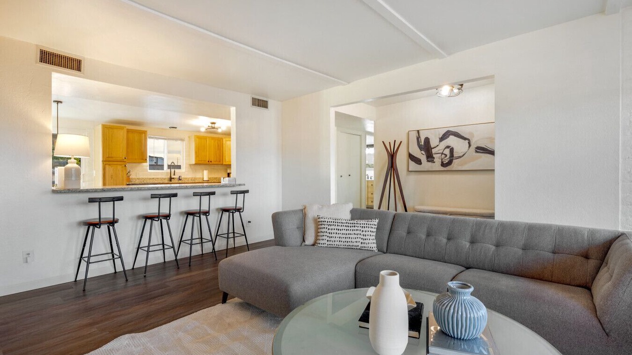 Photo of Bedroom in Groves Lincoln Park