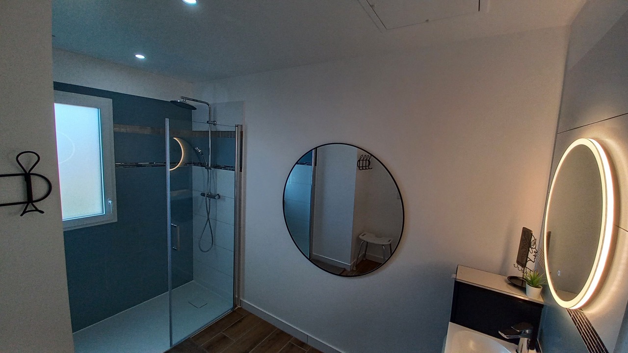 Photo of Bathroom in Greges