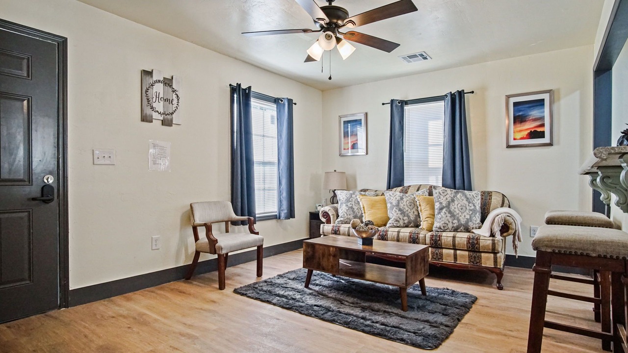 Photo of Livingroom in Central Oklahoma City