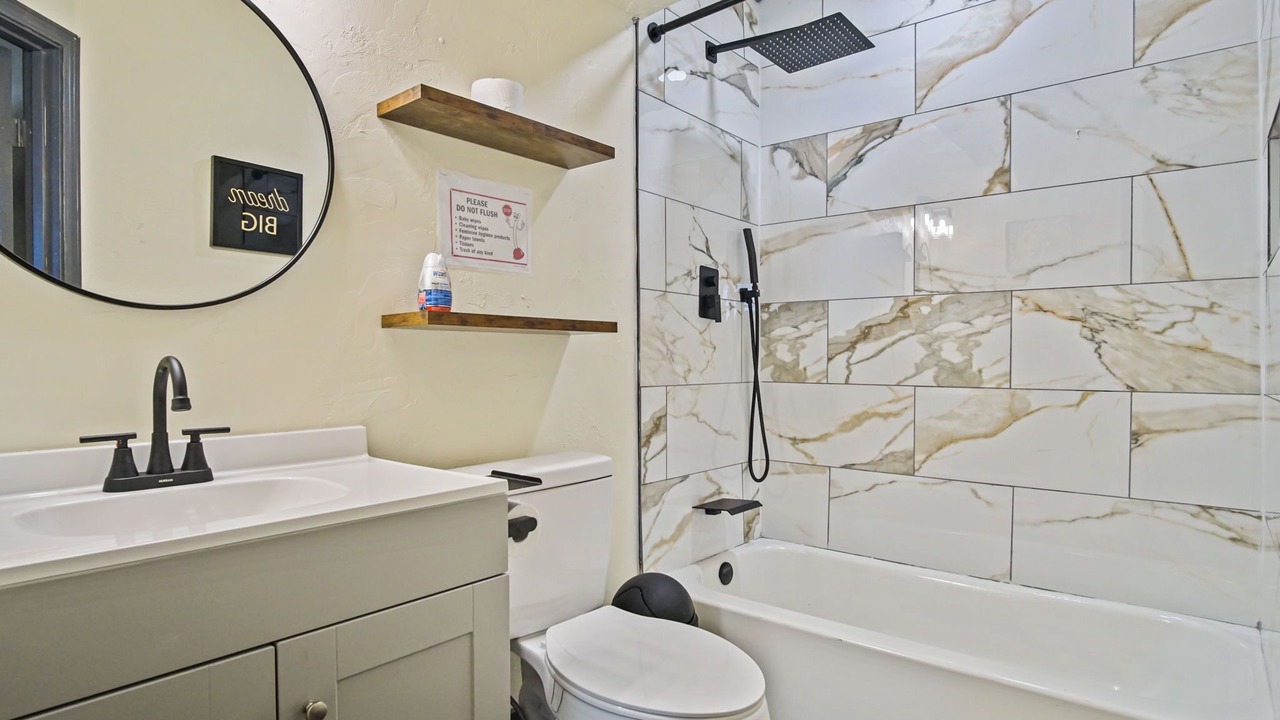 Photo of Bathroom in Central Oklahoma City