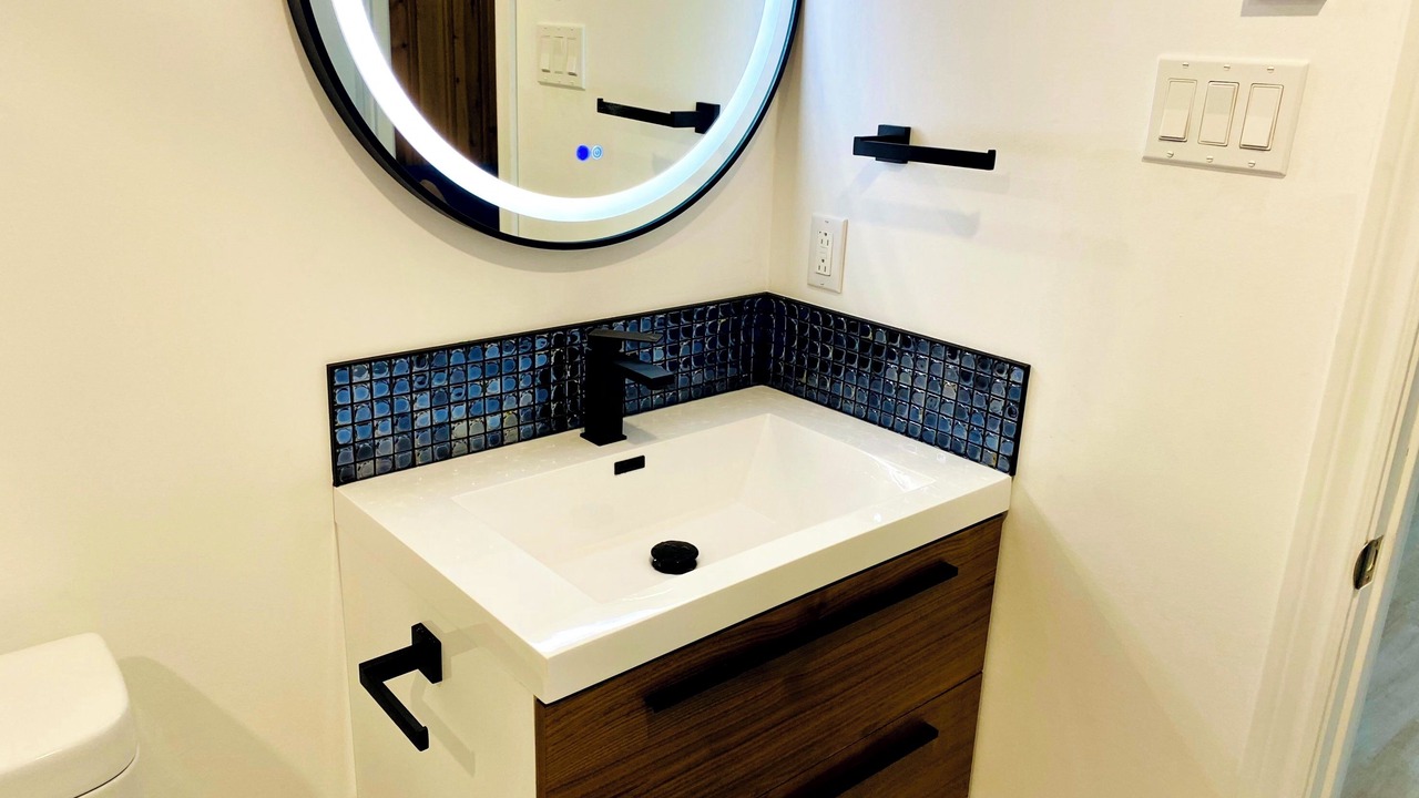 Photo of Bathroom in Saint-Hubert