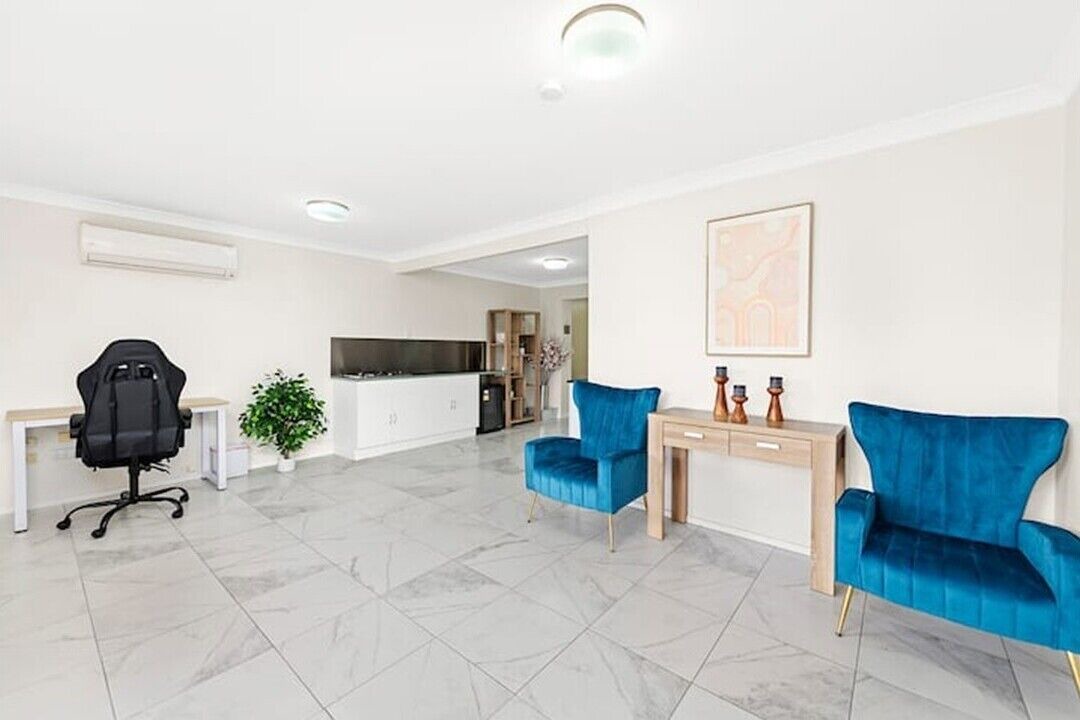 Photo of Others in Lemon Tree Passage