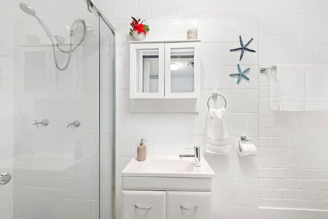 Photo of Bathroom in Lemon Tree Passage